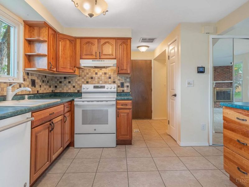 7020 Sonnet Place, Huber Heights, OH 45424 Photo 12