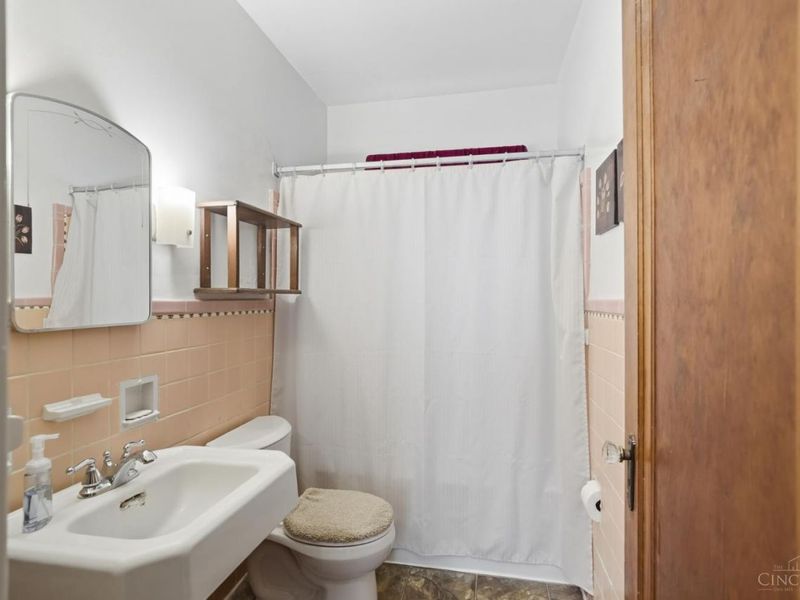 667 Overlook Avenue, Cincinnati, OH 45238 Photo 19