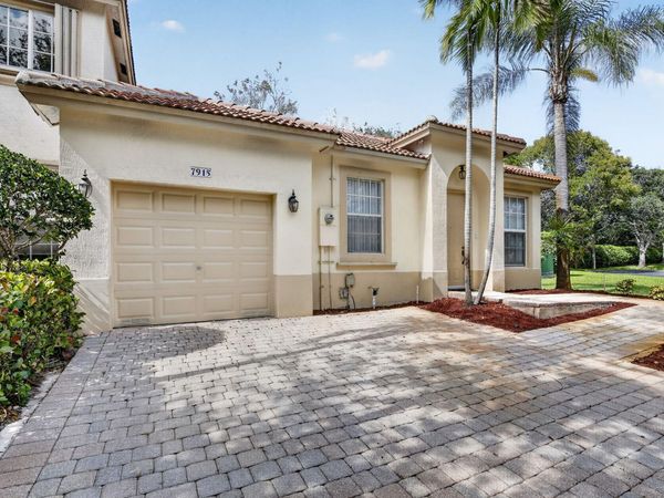 7915 NW 20th Street, Pembroke Pines, FL 33024