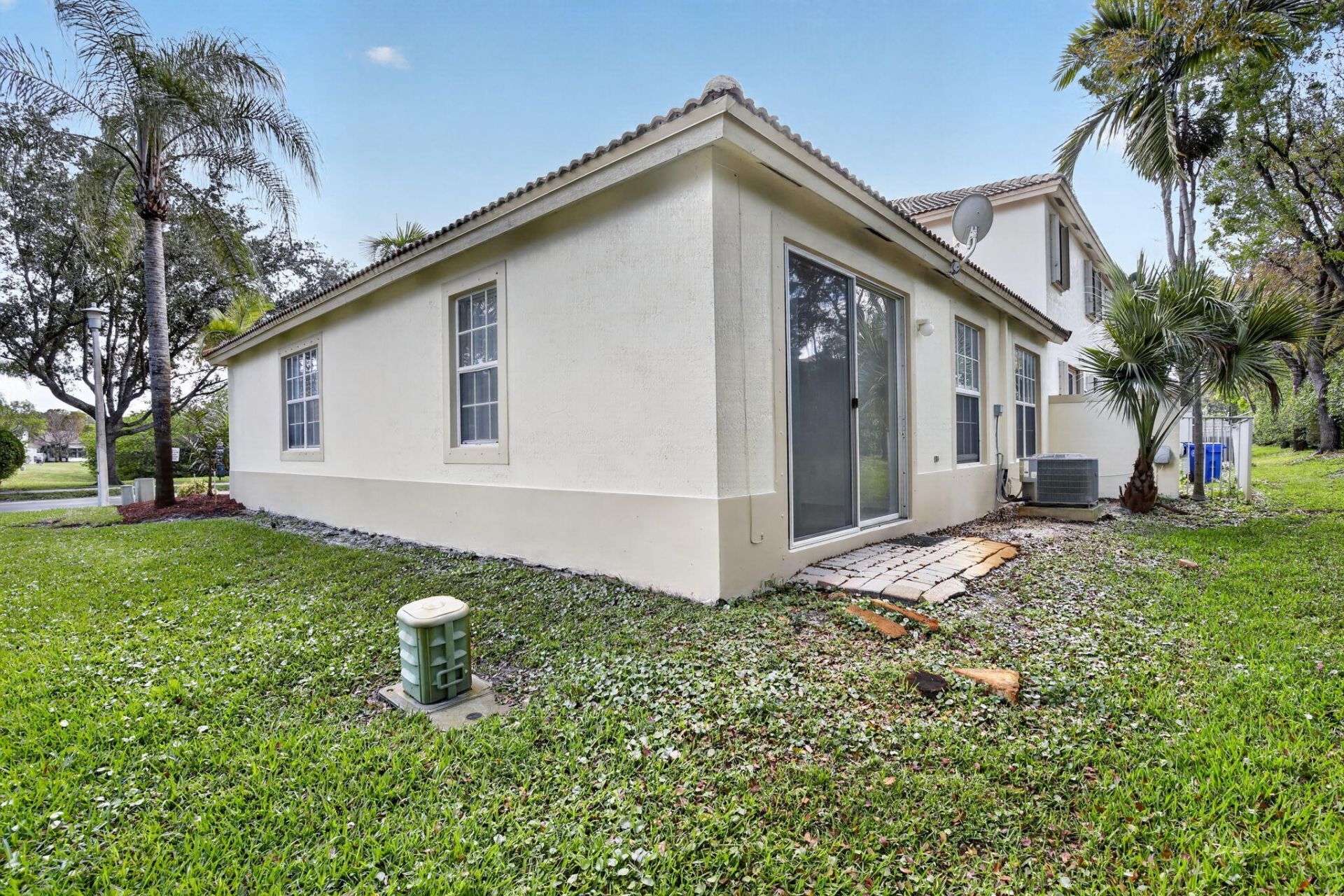 7915 NW 20th Street, Pembroke Pines, FL 33024 Photo