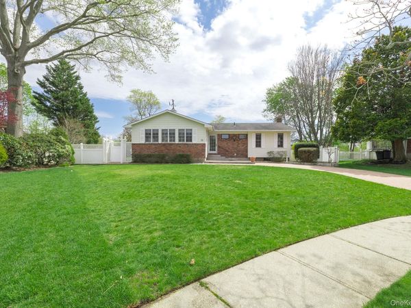 10 Fortune Court , Commack, NY 11725