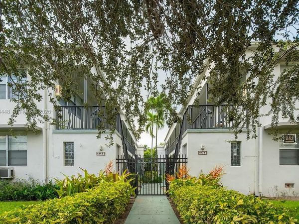 974 Biarritz Dr , Unit 15, Miami Beach, FL 33141