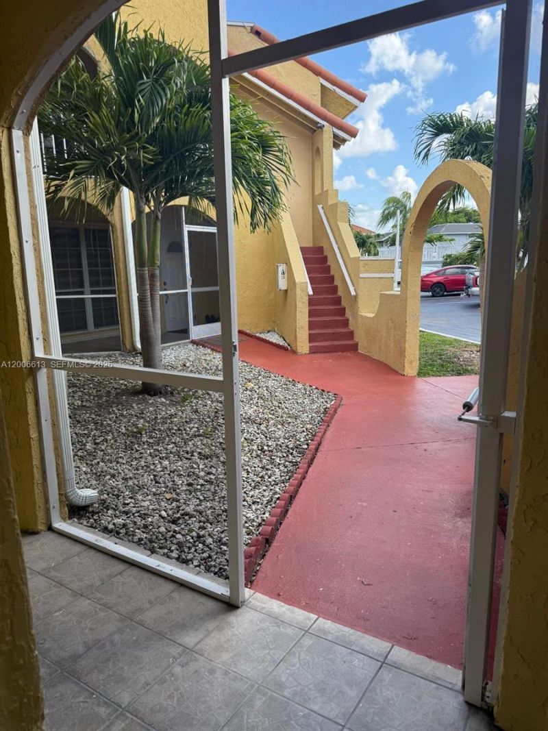 15675 SW 74th Cir Dr, Unit 5, Miami, FL 33193 Photo