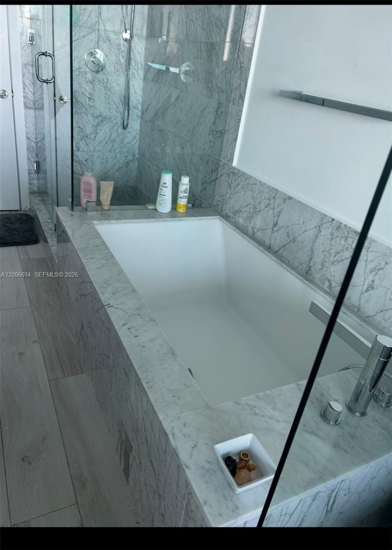 480 NE 31st St, Unit 905, Miami, FL 33137 Photo
