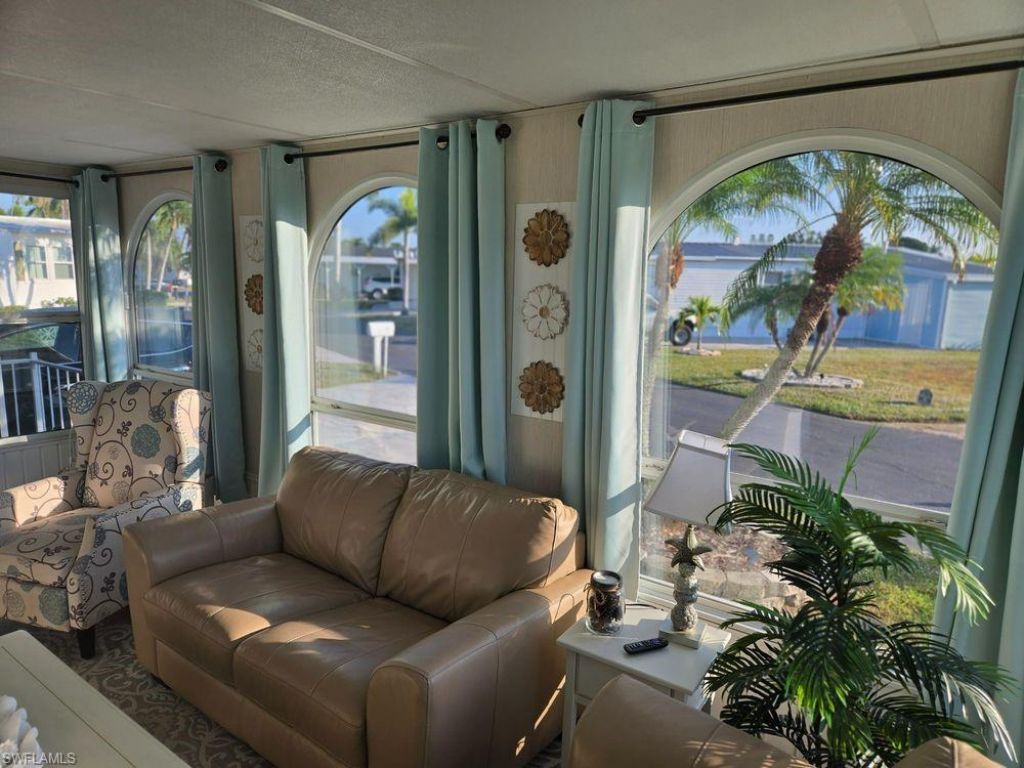 114 Elise Dr , Fort Myers, FL 33908 Photo