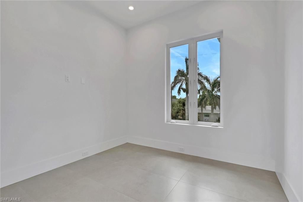 215 1st St, Bonita Springs, FL 34134 Photo