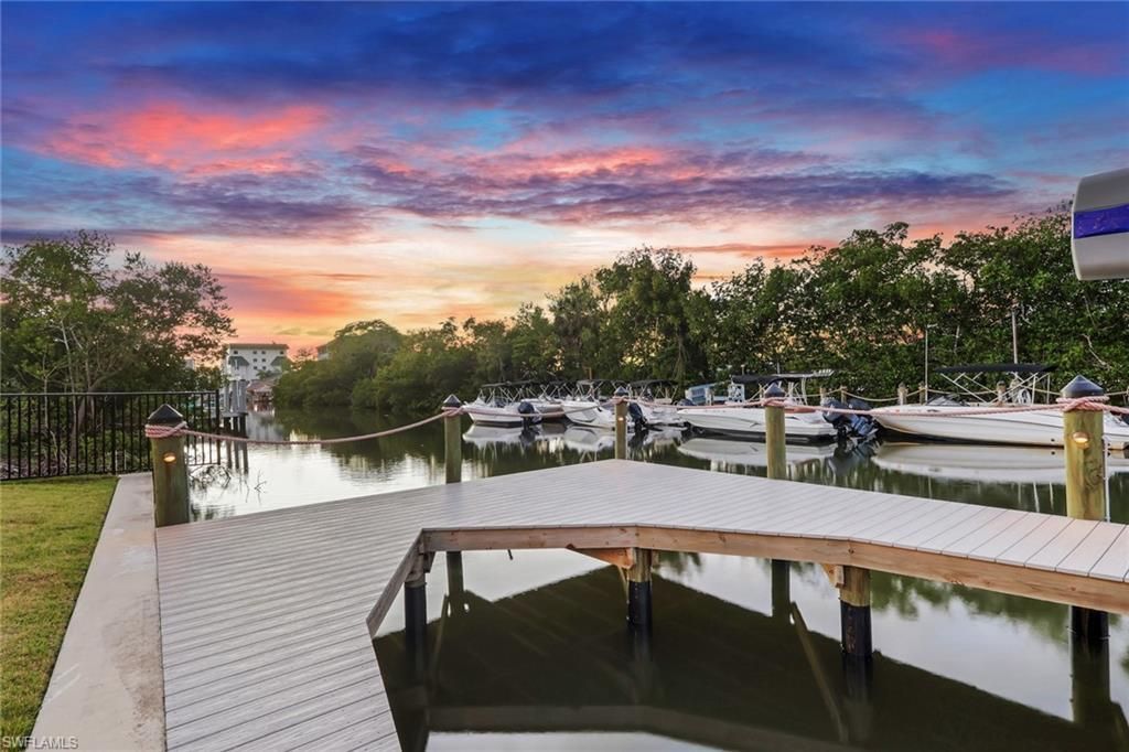 215 1st St, Bonita Springs, FL 34134 Photo