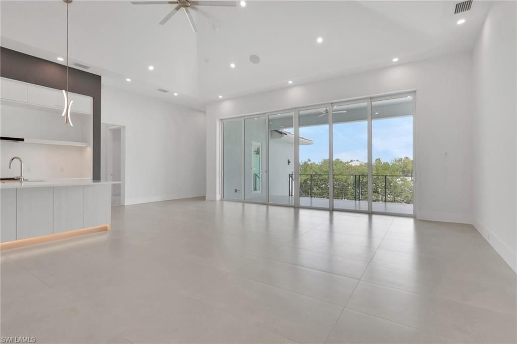 215 1st St, Bonita Springs, FL 34134 Photo