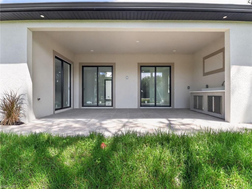 2009 Dixie Way , Lehigh Acres, FL 33972 Photo