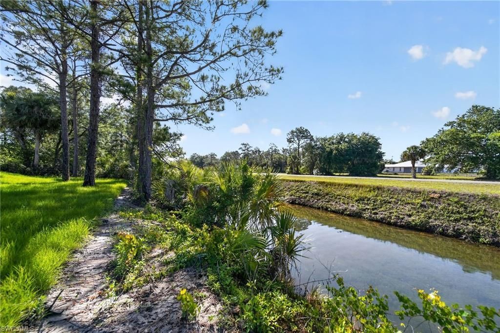 2009 Dixie Way , Lehigh Acres, FL 33972 Photo