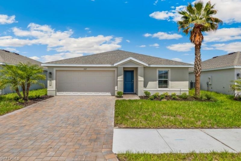 387 Radiant Sun Ln, Lehigh Acres, FL 33936 Photo
