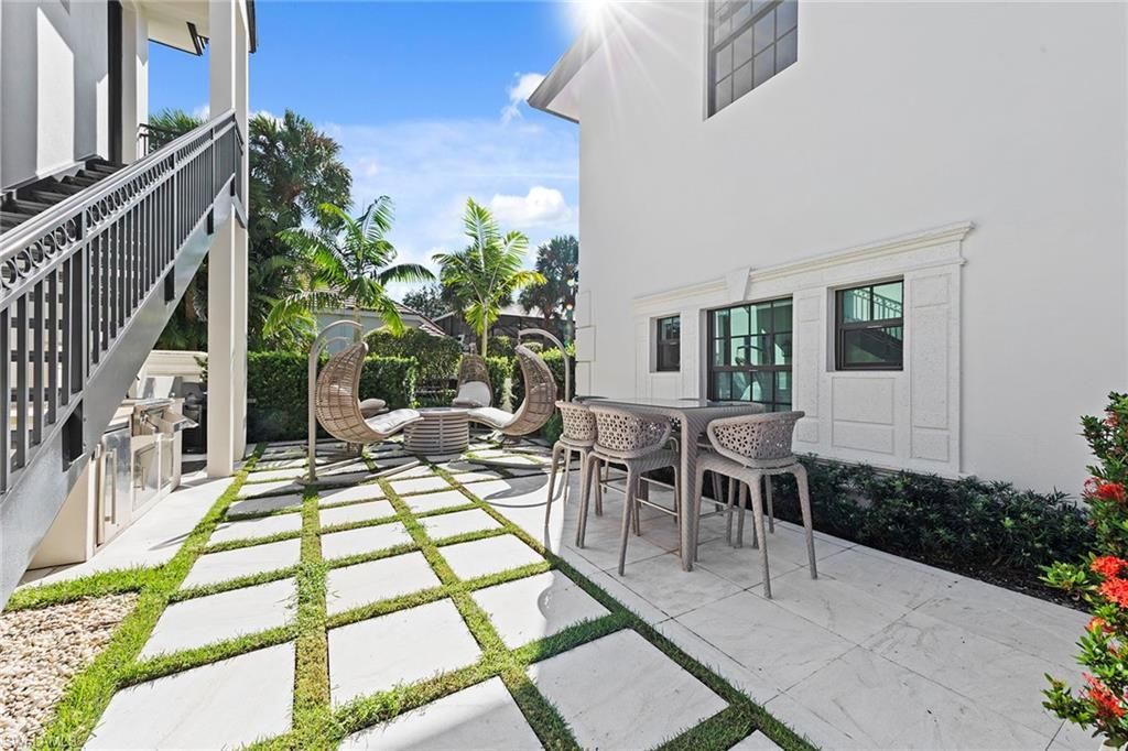 6536 Highcroft Dr, Naples, FL 34119 Photo