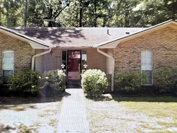 1304 Blackhawk , Pine Bluff, AR 71603