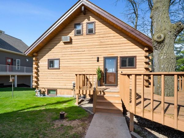 N10394 Howard DRIVE, Fox Lake, WI 53933