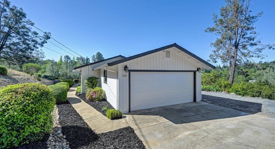4390 Hillwood Dr, Shingle Springs, CA 95682 Photo