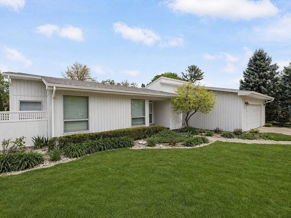 4 Greenfield Court, Savoy, IL 61874