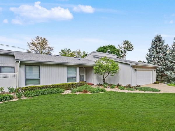 4 Greenfield Court, Savoy, IL 61874