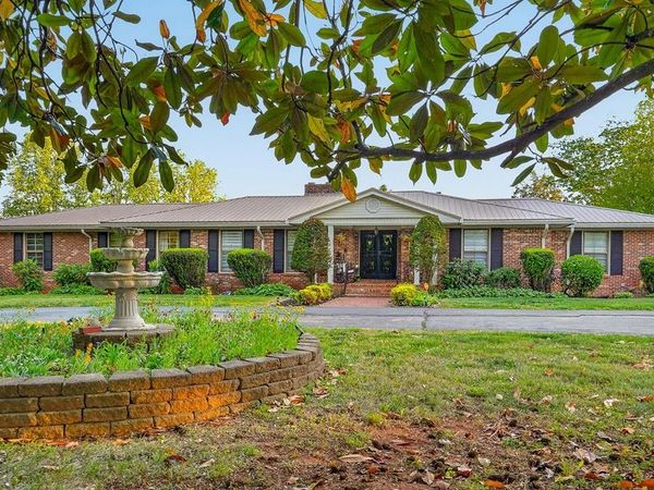 843 W Bockman Way , Sparta, TN 38583