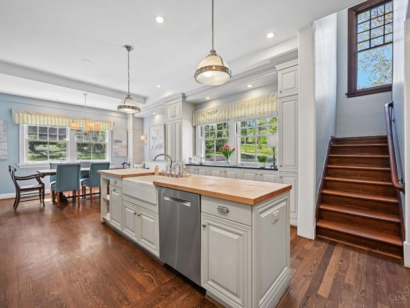 835 Ivy Avenue, Glendale, OH 45246 Photo 14