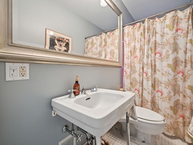 835 Ivy Avenue, Glendale, OH 45246 Photo 27