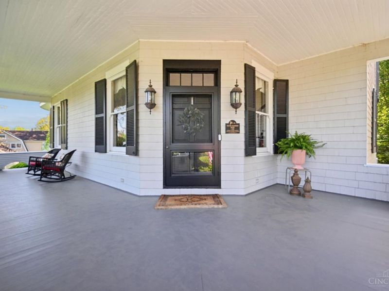 835 Ivy Avenue, Glendale, OH 45246 Photo 3