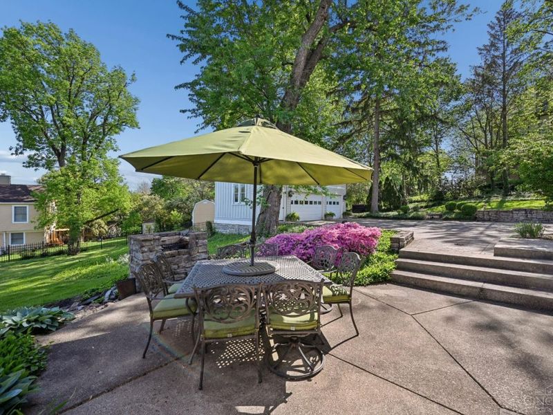 835 Ivy Avenue, Glendale, OH 45246 Photo 39