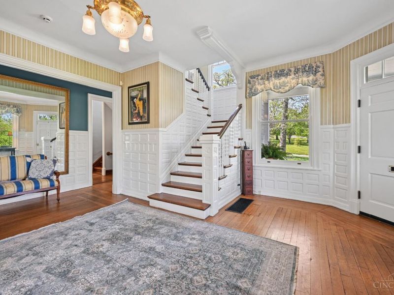 835 Ivy Avenue, Glendale, OH 45246 Photo 4