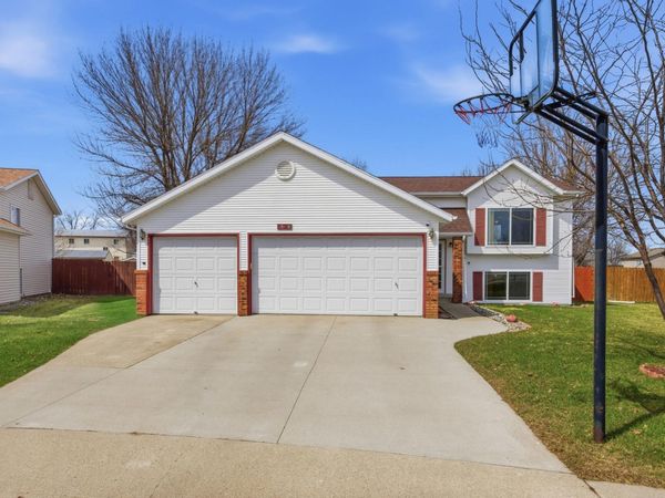 1434 Sheyenne Park Court, West Fargo, ND 58078