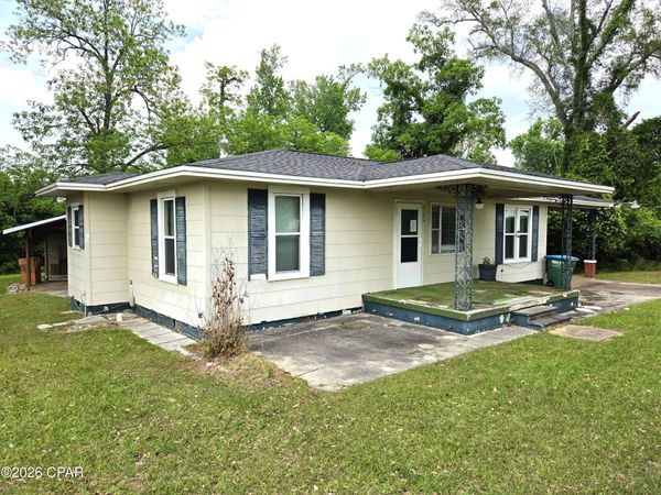 4166 Baltzell Street , Marianna, FL 32446