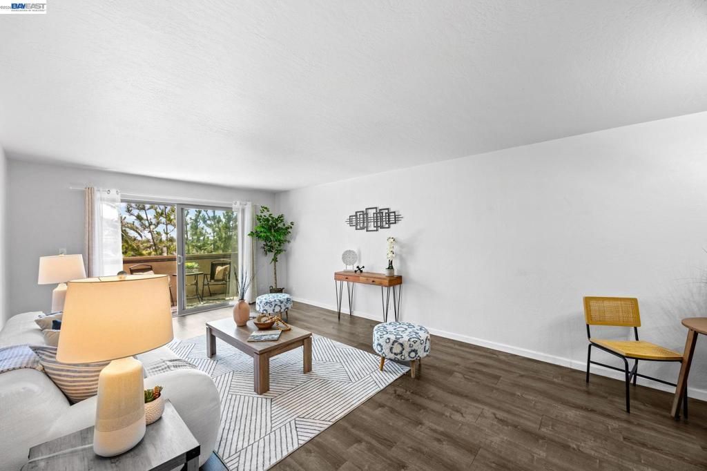 955 Shorepoint Ct, Unit 310, Alameda, CA 94501 Main Photo