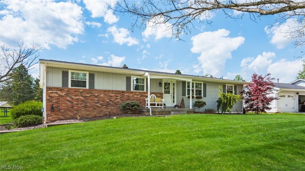 2580 Douglas Drive, Zanesville, OH 43701 Main Photo