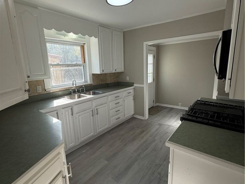 683 Sharon Street , Akron, OH 44314 Photo 4