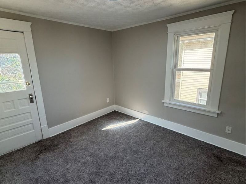 683 Sharon Street , Akron, OH 44314 Photo 5