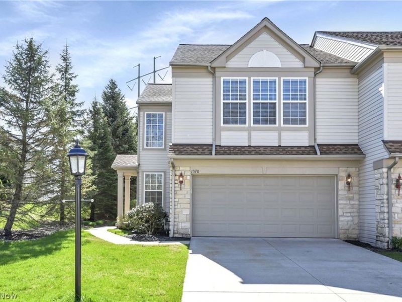 1370 N Yorkshire Drive , Broadview Heights, OH 44147 Photo 1