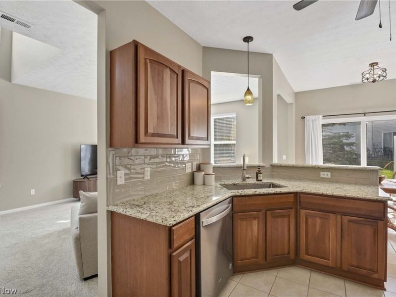 1370 N Yorkshire Drive , Broadview Heights, OH 44147 Photo 17