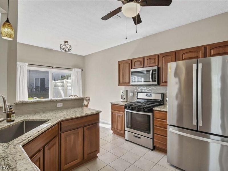 1370 N Yorkshire Drive , Broadview Heights, OH 44147 Photo 18