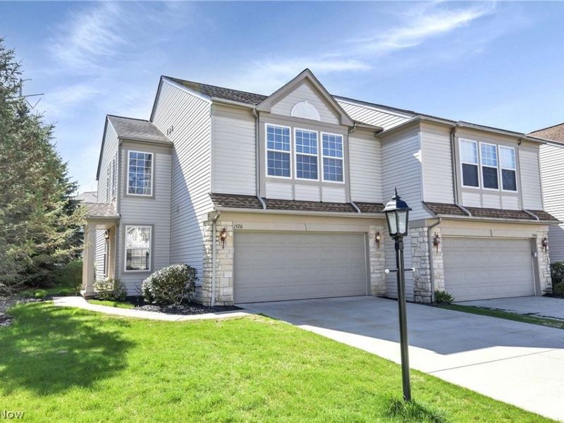 1370 N Yorkshire Drive , Broadview Heights, OH 44147 Photo 2