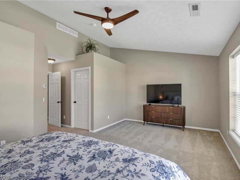 1370 N Yorkshire Drive , Broadview Heights, OH 44147 Photo 29