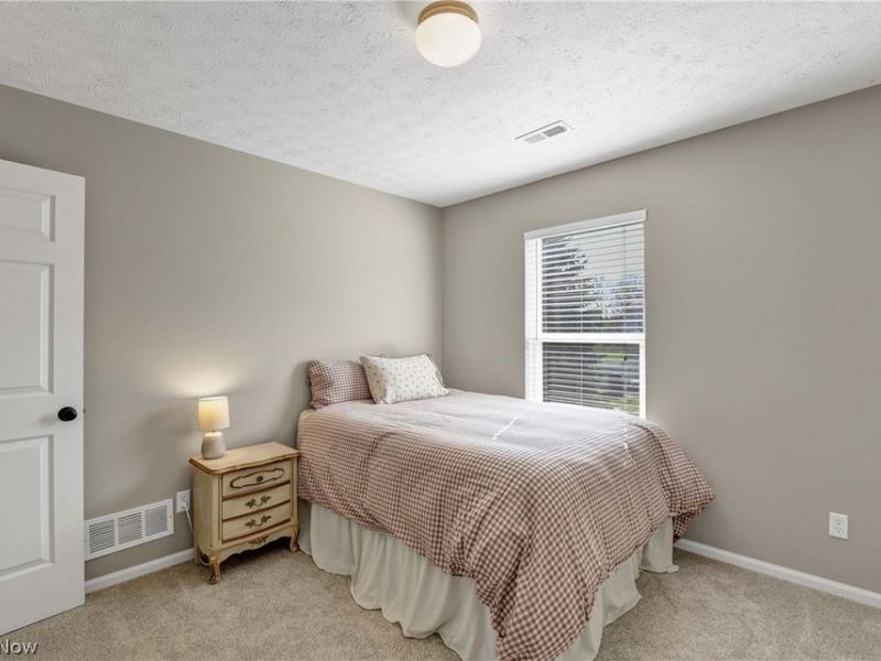 1370 N Yorkshire Drive , Broadview Heights, OH 44147 Photo 32