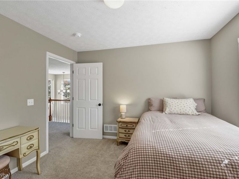 1370 N Yorkshire Drive , Broadview Heights, OH 44147 Photo 33