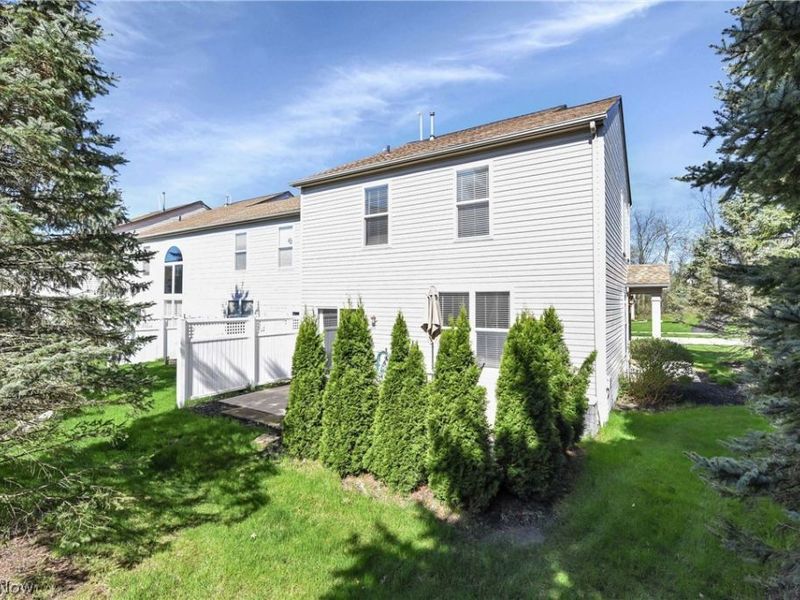 1370 N Yorkshire Drive , Broadview Heights, OH 44147 Photo 4