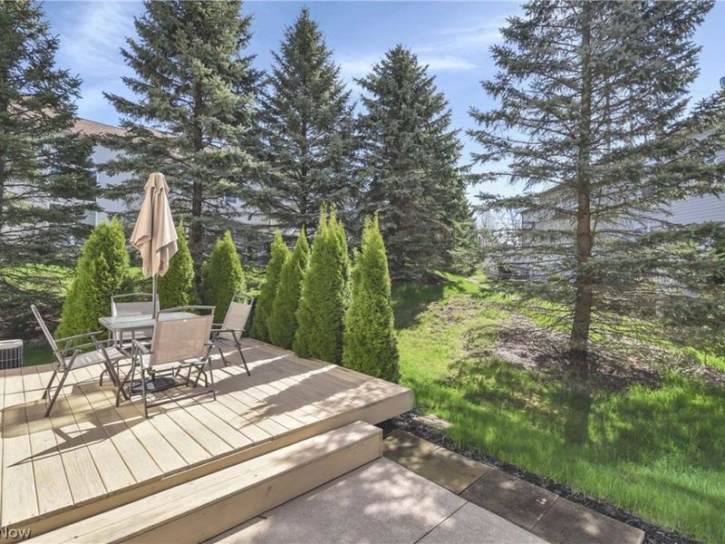 1370 N Yorkshire Drive , Broadview Heights, OH 44147 Photo 8