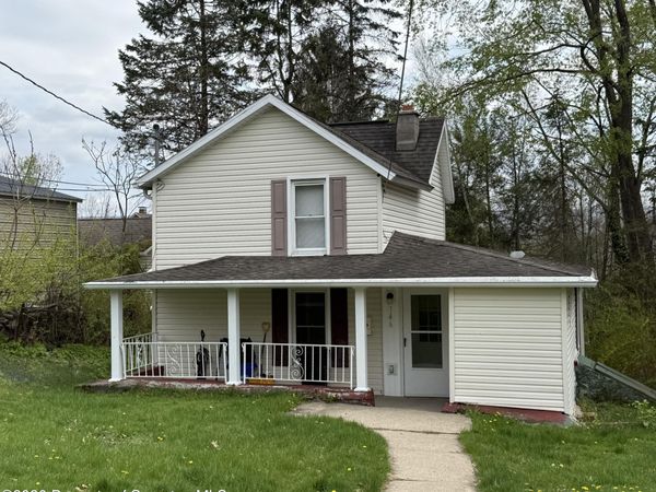 146 6th Street , Blakely, PA 18447