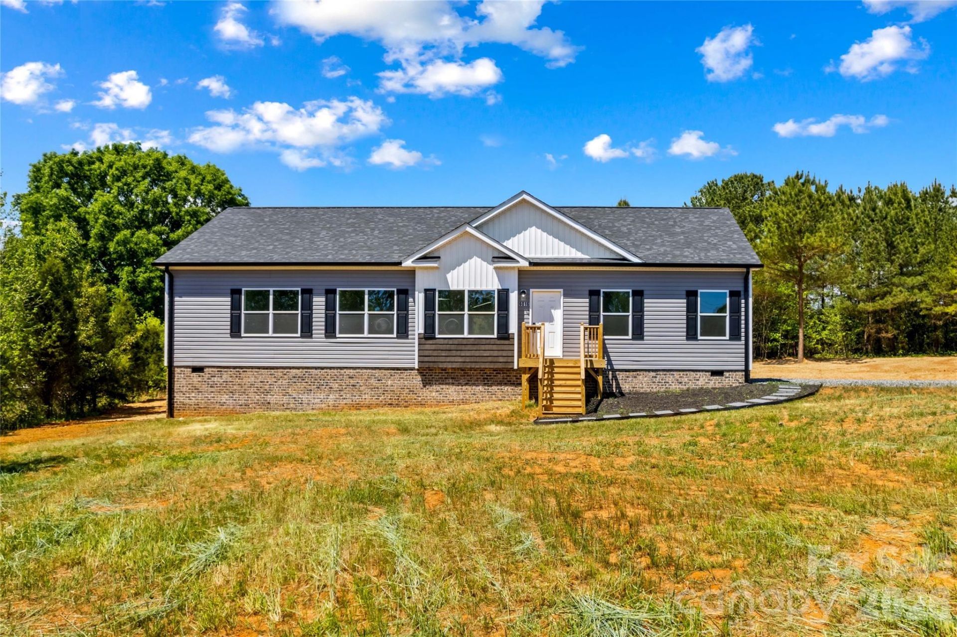 6016 Bridges Street, Catawba, NC 28609 Main Photo
