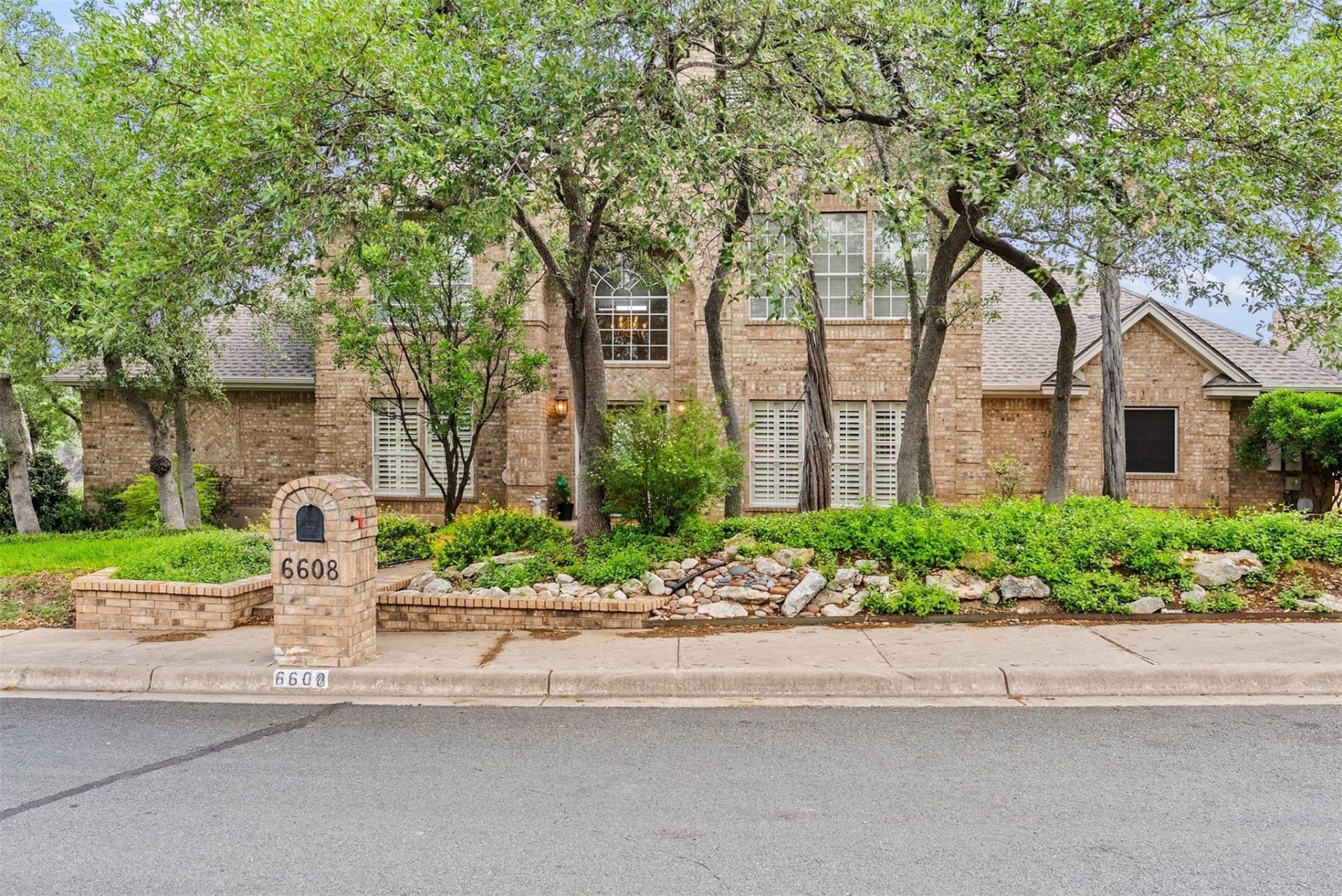 6608 Winterberry Dr, Austin, TX 78750 Main Photo