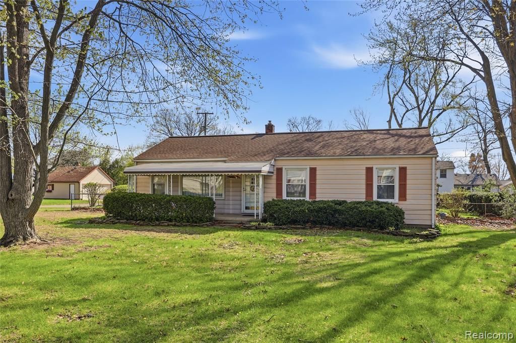 8964 Butwell Street, Livonia, MI 48150 Main Photo