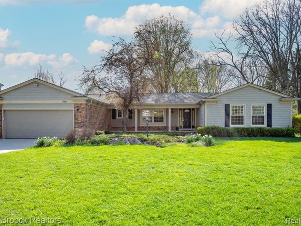 30882 Oak Valley Drive , Farmington Hills, MI 48331