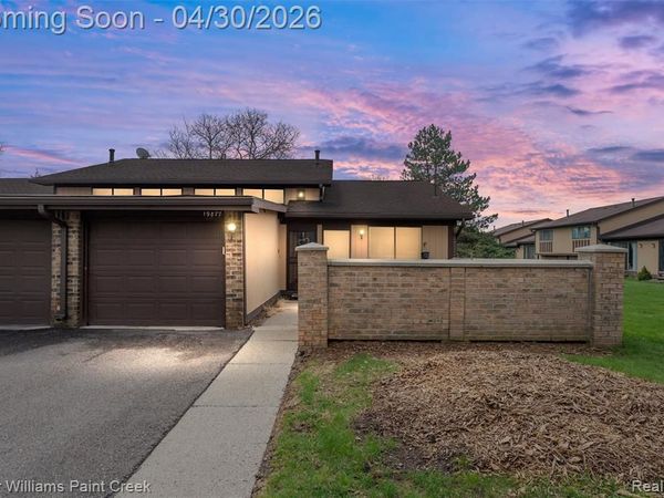 19877 Villa Court W, Southfield, MI 48076