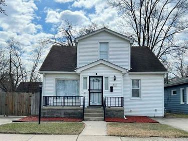 8121 Cloverdale Avenue, Royal Oak Twp, MI 48220