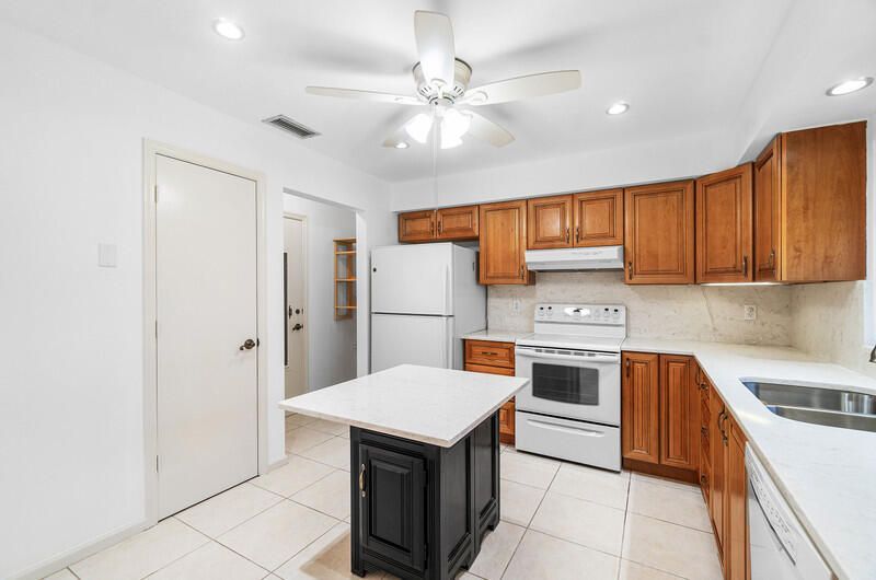 10120 Eaglewood Terrace, Unit B, Boynton Beach, FL 33436 Photo
